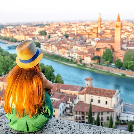 For - Happy Verona